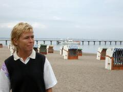 Fisch-Woman am Strand von Timmendorfer Strand