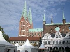 Rathaus und Marienkirche zu Lübeck